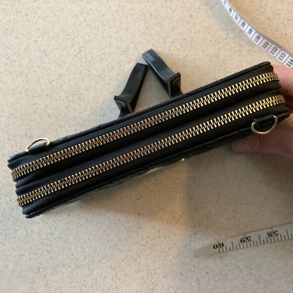 Vera New York NWOT Crossbody Clutch Wallet with Unbranded Gold Chain - Picture 12 of 16